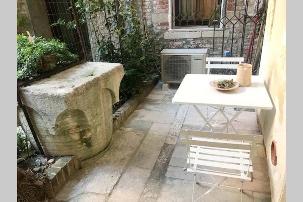 Appartamento Tipico Con Corte Privata Βενετία Εξωτερικό φωτογραφία